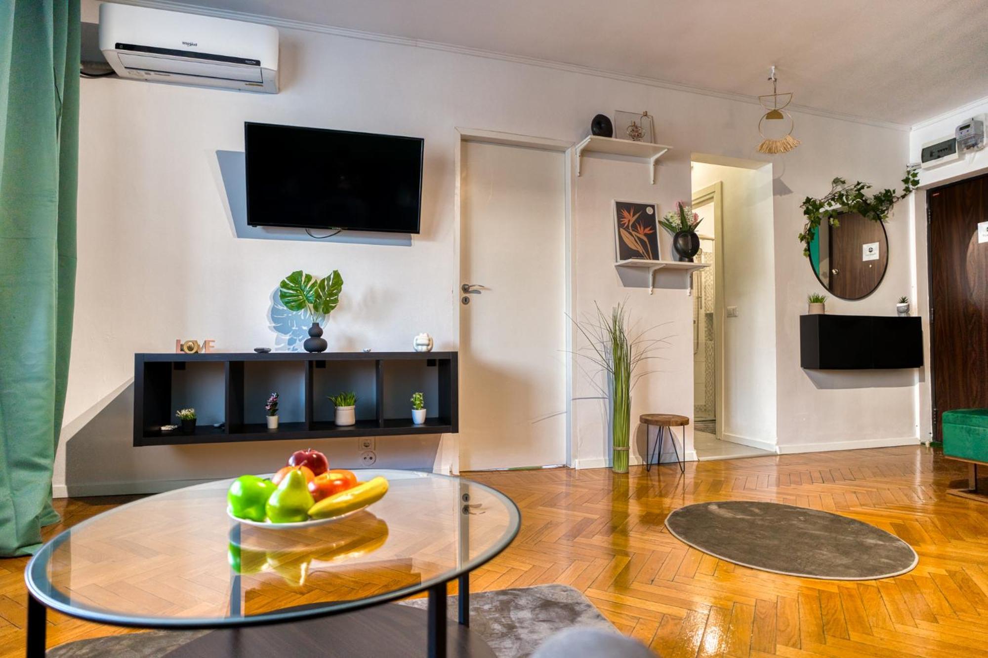 Hacienda Royal Palace - Central Designer Apartment Bükreş Dış mekan fotoğraf